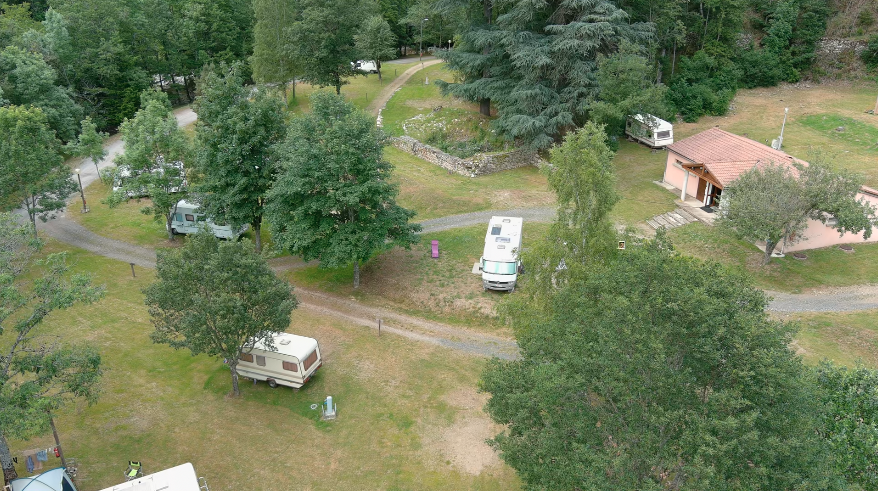 camping a saint laurent les bains